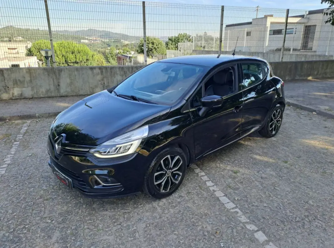 Renault Clio 2019 - 11990 EUR, 89000 km - AUTO.MOTO.pt - 89000km - foto 1 de 12