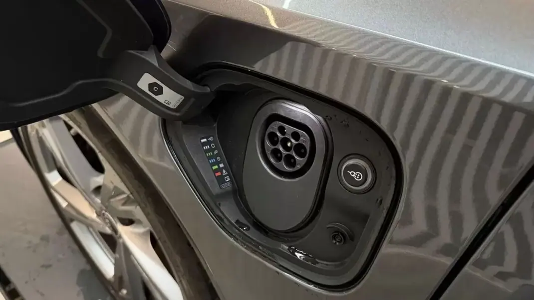 Audi e-tron GT 2022 - 57990 EUR, 59200 km - AUTO.MOTO.pt - 59200km - foto 14 de 28