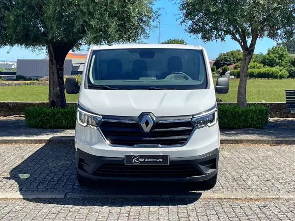 Renault 2022 - 21900 EUR, 128000 km - AUTO.MOTO.pt - 128000km - foto 3 de 33