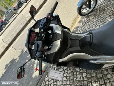 Honda Forza 2022 - 8250 EUR, 37616 km - AUTO.MOTO.pt - 37616km - foto 3 de 14
