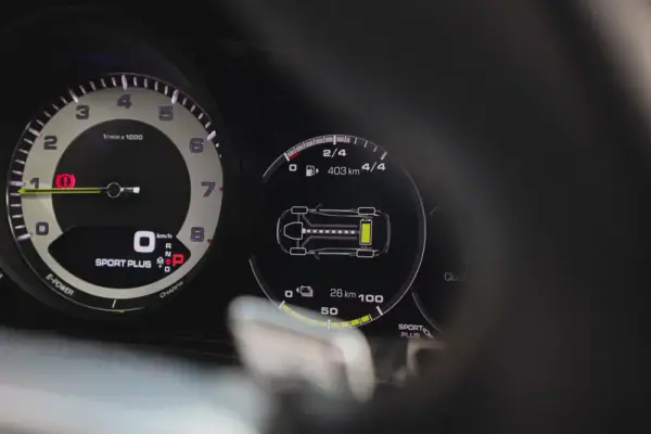 Porsche Panamera Sport Turismo 2019 - 67480 EUR, 97640 km - AUTO.MOTO.pt - 97640km - foto 50 de 71