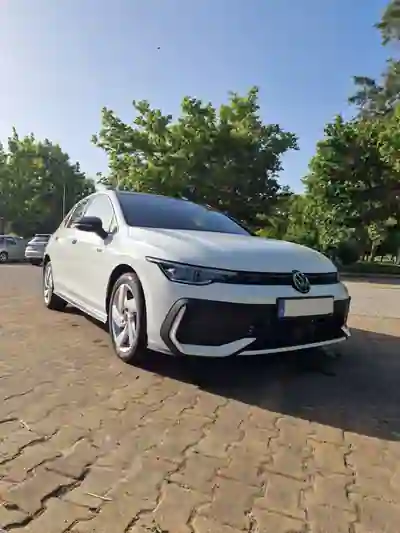 Volkswagen GOLF GTE 2024 — foto 4 de 12