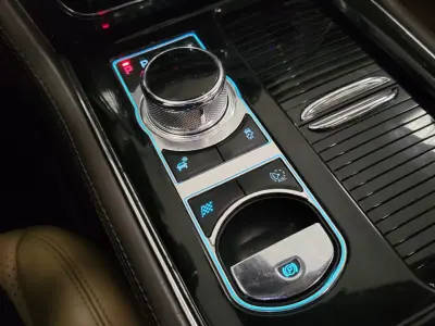 Jaguar XJ 2012 - 19950 EUR, 255600 km - AUTO.MOTO.pt - 255600km - foto 26 de 33