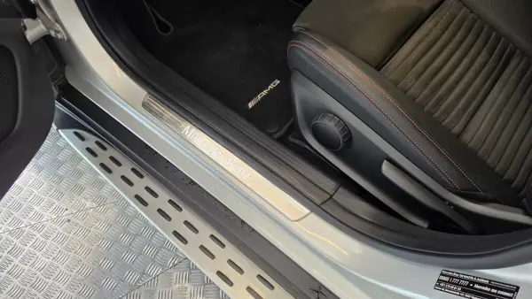 Mercedes-Benz GLA 180 2018 - 24900 EUR, 41570 km - 41570km - foto 34 de 52