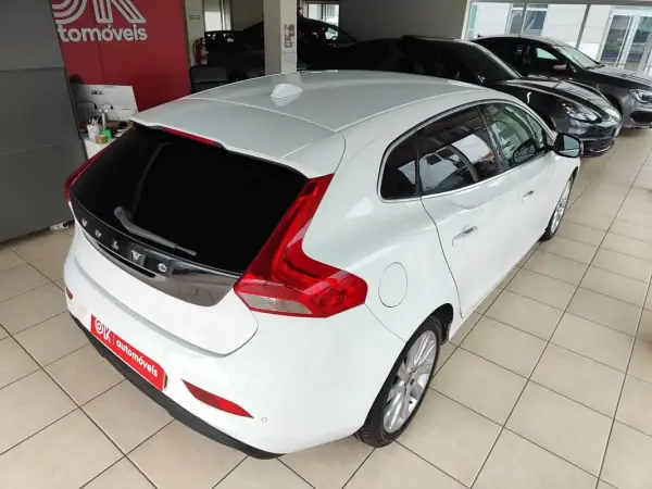Volvo V40 2013 - 7750 EUR, 298000 km - AUTO.MOTO.pt - 298000km - foto 14 de 36