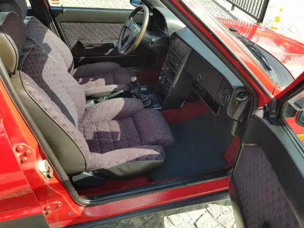 Alfa Romeo 33 1989 - 7500 EUR, 158776 km - AUTO.MOTO.pt - 158776km - foto 31 de 35