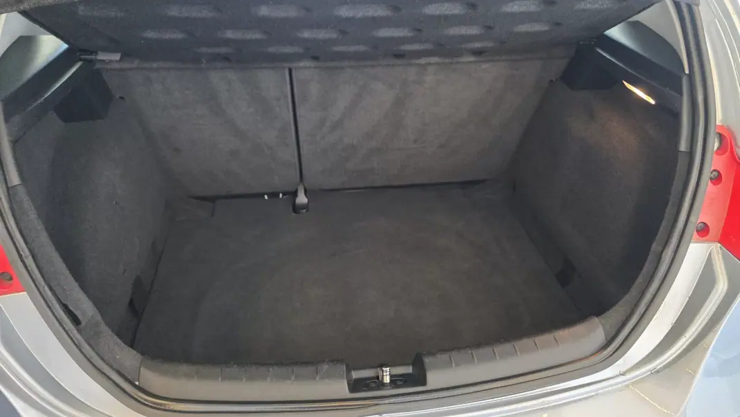 SEAT Leon 2011 - 8900 EUR, 188295 km - AUTO.MOTO.pt - 188295km - foto 24 de 52