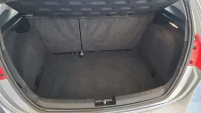 SEAT Leon 2011 - 8900 EUR, 188295 km - AUTO.MOTO.pt - 188295km - foto 24 de 52