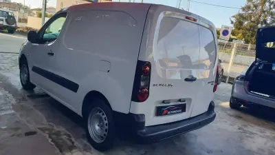 Peugeot PATNER 1.6 HDI 3 LUG 2019 - 8999 EUR, 212000 km - AUTO.MOTO.pt - 212000km - foto 5 de 12