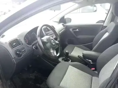 Volkswagen Polo 2010 - 6900 EUR, 167587 km - AUTO.MOTO.pt - 167587km - foto 11 de 13