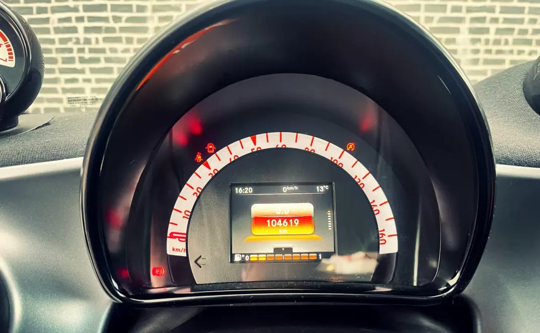 Smart ForFour 2015 - 9900 EUR, 104000 km - AUTO.MOTO.pt - 104000km - foto 12 de 16