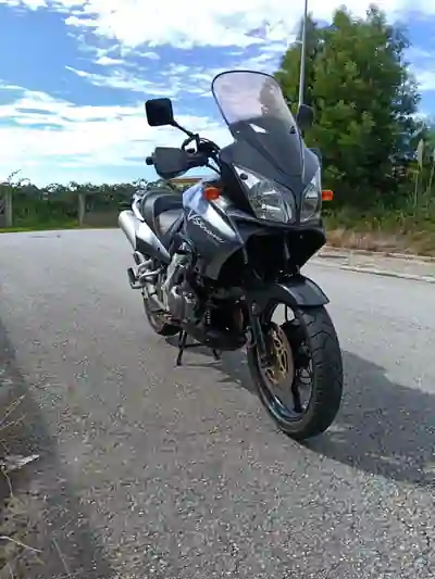 Suzuki V-Strom 1000 2002 — foto 4 de 10