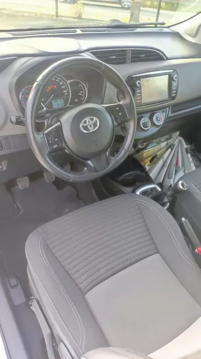 Toyota Yaris 2020 - 12579 EUR, 190178 km - AUTO.MOTO.pt - 190178km - foto 2 de 15