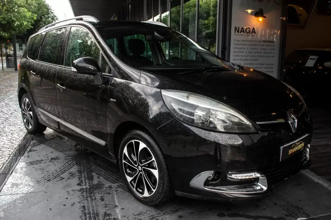 Renault Grand Scénic 2015 - 8990 EUR, 282413 km - AUTO.MOTO.pt - 282413km - foto 6 de 43