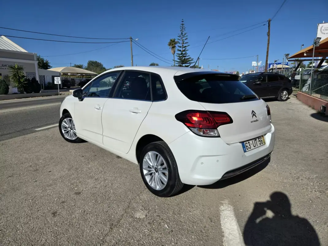 Citroën C4 2017 - 9950 EUR, 141760 km - AUTO.MOTO.pt - 141760km - foto 4 de 10