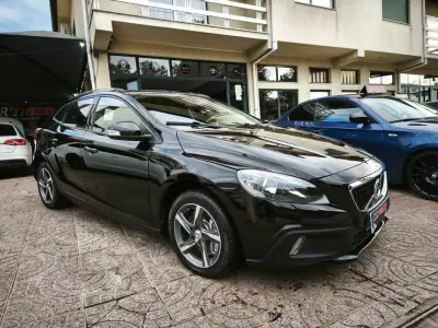 Volvo V40 Cross Country 2017 - 18500 EUR, 100000 km - AUTO.MOTO.pt - 100000km - foto 5 de 34