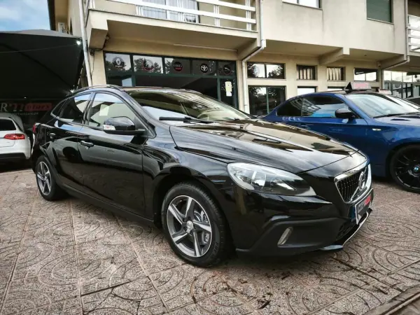 Volvo V40 Cross Country 2017 - 18500 EUR, 100000 km - AUTO.MOTO.pt - 100000km - foto 5 de 34
