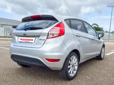 Ford Fiesta 2016 - 9800 EUR, 81688 km - AUTO.MOTO.pt - 81688km - foto 5 de 7