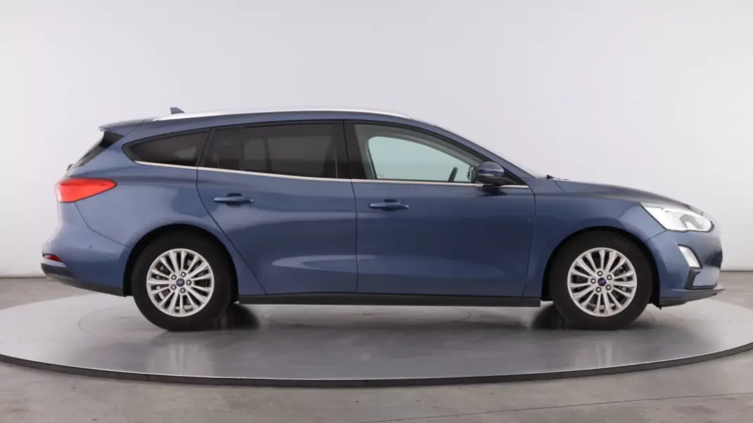 Ford Focus SW 2018 - 11999 EUR, 96051 km - AUTO.MOTO.pt - 96051km - foto 4 de 21