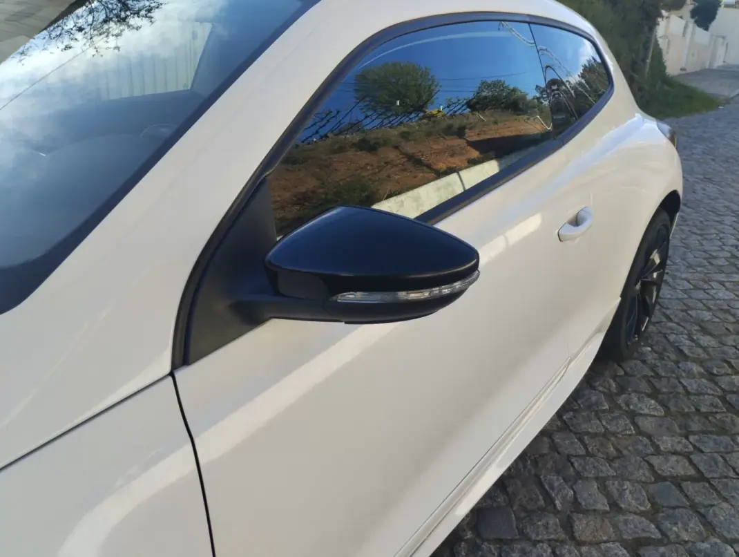 Volkswagen Scirocco 2011 - 10000 EUR, 210000 km - AUTO.MOTO.pt - 210000km - foto 14 de 30