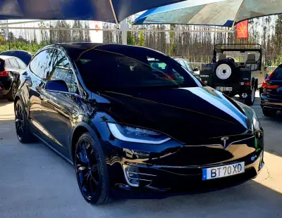 Tesla Model X 2019 - 59990 EUR, 179000 km - AUTO.MOTO.pt - 179000km - foto 4 de 61
