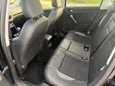 Peugeot 2008 2016 - 10900 EUR, 160000 km - AUTO.MOTO.pt - 160000km - foto 8 de 9