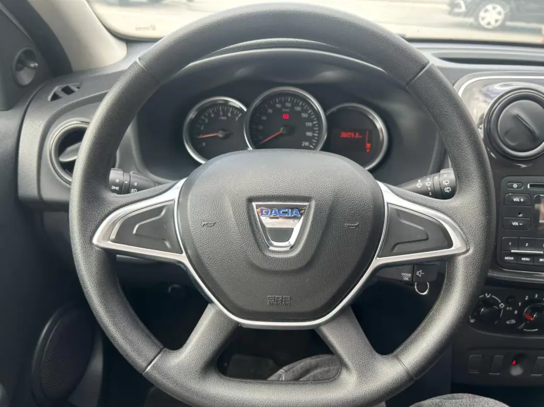 Dacia Sandero 2019 - 10947 EUR, 36000 km - AUTO.MOTO.pt - 36000km - foto 13 de 17