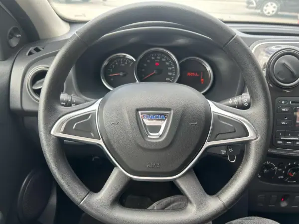 Dacia Sandero 2019 - 10947 EUR, 36000 km - AUTO.MOTO.pt - 36000km - foto 13 de 17