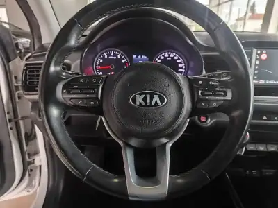 Kia Rio 2018 - 14750 EUR, 46500 km - AUTO.MOTO.pt - 46500km - foto 25 de 35