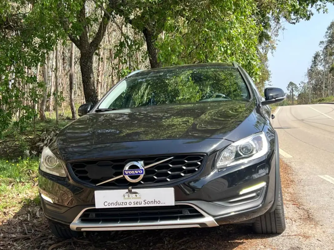 Volvo V60 2016 - 15900 EUR, 155935 km - AUTO.MOTO.pt - 155935km - foto 2 de 28