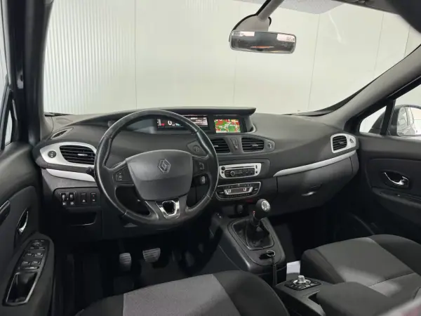 Renault Grand Scénic 2014 - 7990 EUR, 308370 km - AUTO.MOTO.pt - 308370km - foto 17 de 20