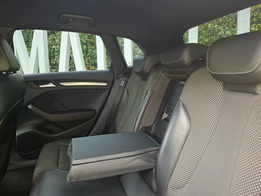 Audi A3 Sportback 2016 - 16500 EUR, 210000 km - AUTO.MOTO.pt - 210000km - foto 12 de 15