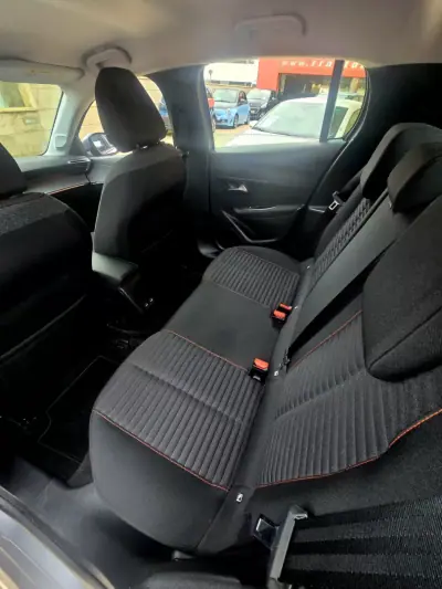 Peugeot e-208 2020 - 15750 EUR, 56000 km - AUTO.MOTO.pt - 56000km - foto 14 de 41