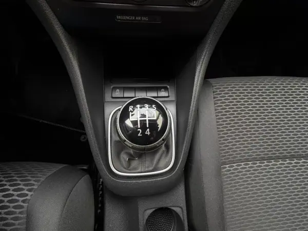 Volkswagen Golf Variant 2011 - 7900 EUR, 284928 km - AUTO.MOTO.pt - 284928km - foto 14 de 19