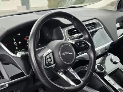 Jaguar I-Pace 2020 - 27999 EUR, 93000 km - AUTO.MOTO.pt - 93000km - foto 12 de 28