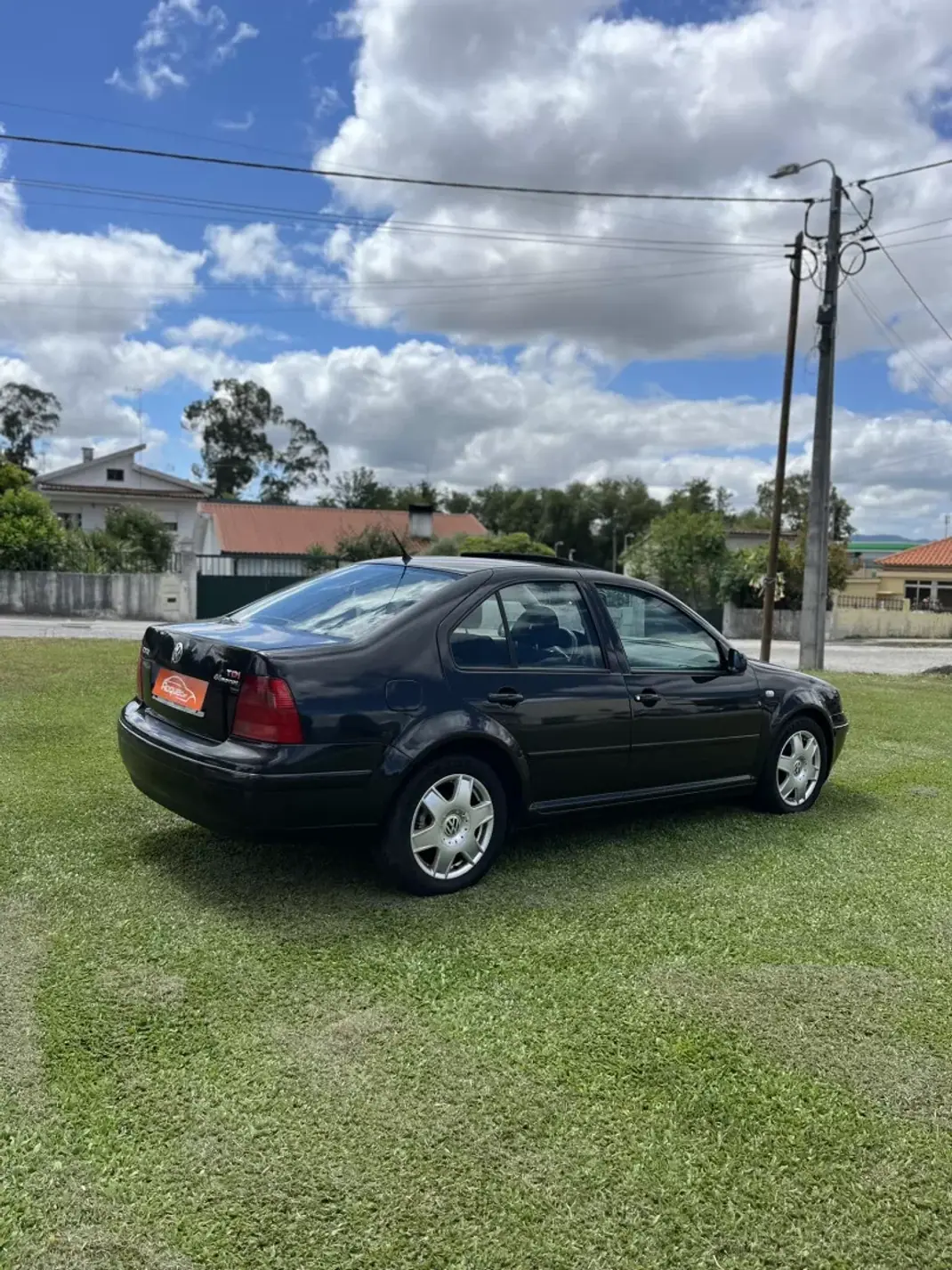 Volkswagen Bora 2000 - 4750 EUR, 270000 km - AUTO.MOTO.pt - 270000km - foto 6 de 14