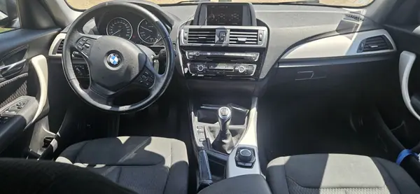 BMW 114 2016 - 12750 EUR, 154000 km - AUTO.MOTO.pt - 154000km - foto 7 de 8