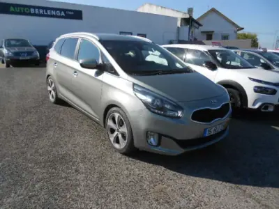 Kia Carens 2016 - 11500 EUR, 228300 km - AUTO.MOTO.pt - 228300km - foto 2 de 11