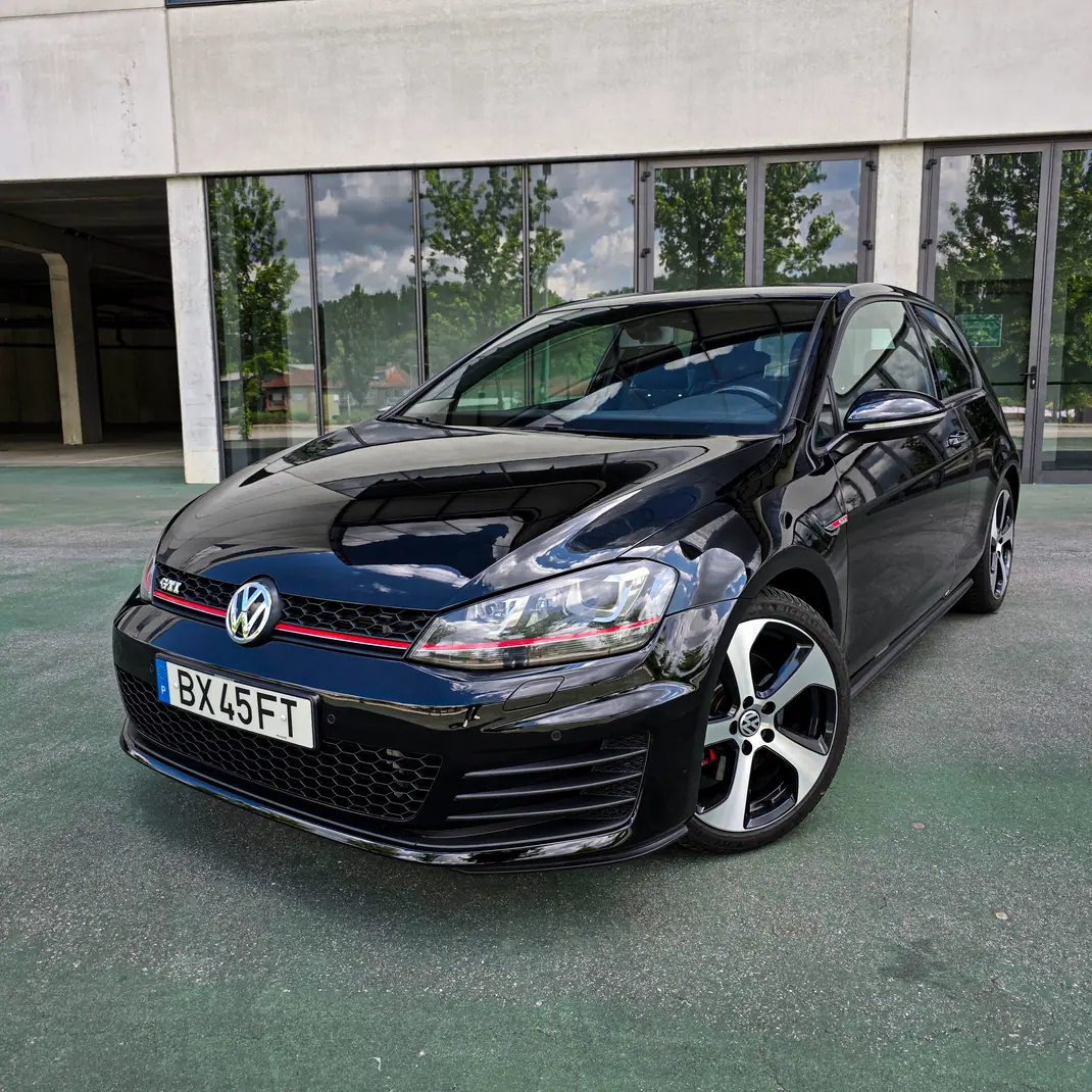 Volkswagen Golf 2015 - 18990 EUR, 105640 km - AUTO.MOTO.pt - 105640km - foto 3 de 15