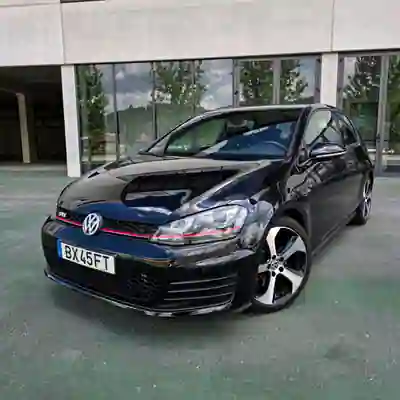 Volkswagen Golf 2015 - 18990 EUR, 105640 km - AUTO.MOTO.pt - 105640km - foto 3 de 15
