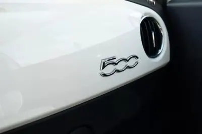 Fiat 500 2020 - 11500 EUR, 111216 km - AUTO.MOTO.pt - 111216km - foto 14 de 19