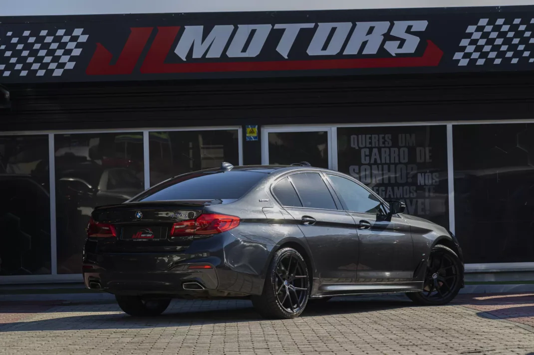 BMW 530e 2019 - 26850 EUR, 181810 km - AUTO.MOTO.pt - 181810km - foto 42 de 47