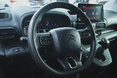 Citroën 2019 - 19880 EUR, 83120 km - AUTO.MOTO.pt - 83120km - foto 22 de 28