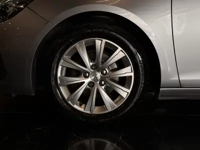 Peugeot 308 SW 2020 - 13490 EUR, 122100 km - AUTO.MOTO.pt - 122100km - foto 13 de 34