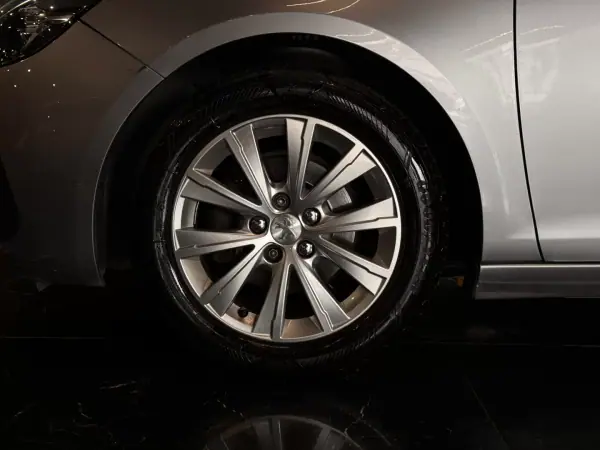 Peugeot 308 SW 2020 - 13490 EUR, 122100 km - AUTO.MOTO.pt - 122100km - foto 13 de 34