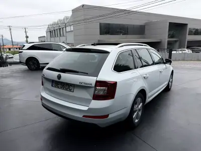 Skoda Octavia Break 2015 - 10500 EUR, 156000 km - AUTO.MOTO.pt - 156000km - foto 4 de 14
