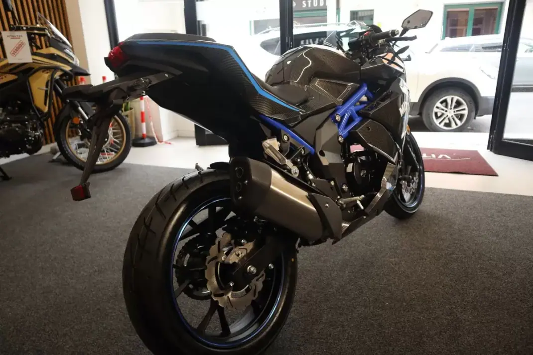 2026 - 3990 EUR, 1 km - AUTO.MOTO.pt - 1km - foto 11 de 17