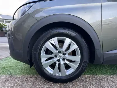 Peugeot 3008 2019 - 13900 EUR, 180000 km - AUTO.MOTO.pt - 180000km - foto 13 de 45