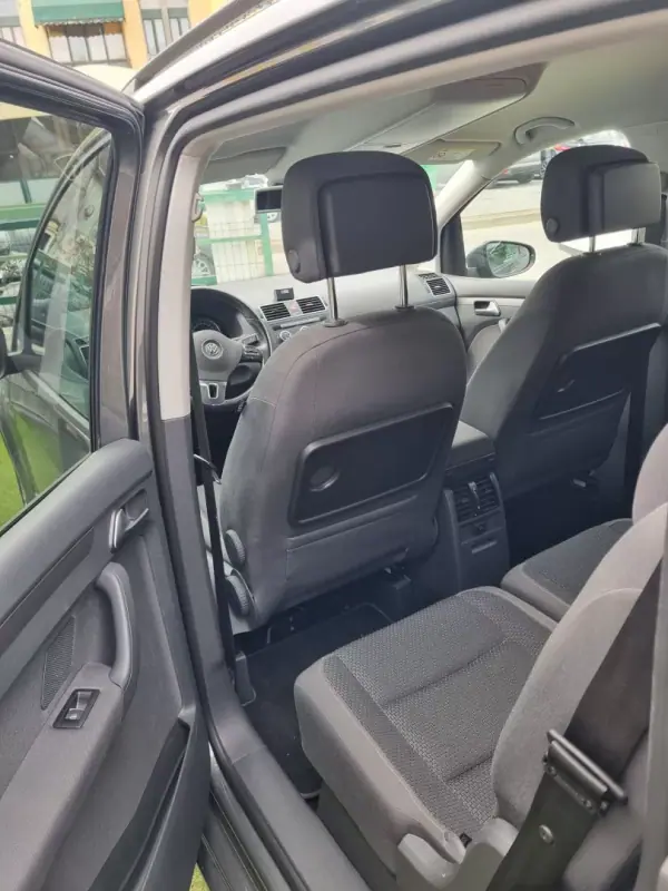 Volkswagen Touran 2014 - 14750 EUR, 122000 km - AUTO.MOTO.pt - 122000km - foto 13 de 17