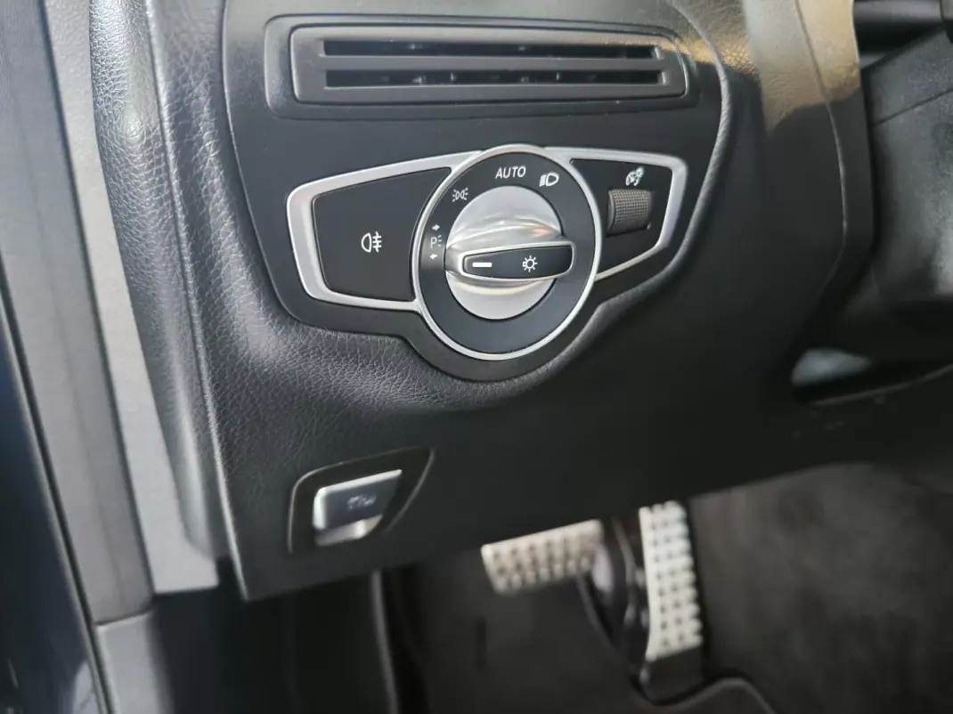Mercedes-Benz GLC 220 2020 - 38950 EUR, 249800 km - AUTO.MOTO.pt - 249800km - foto 46 de 64